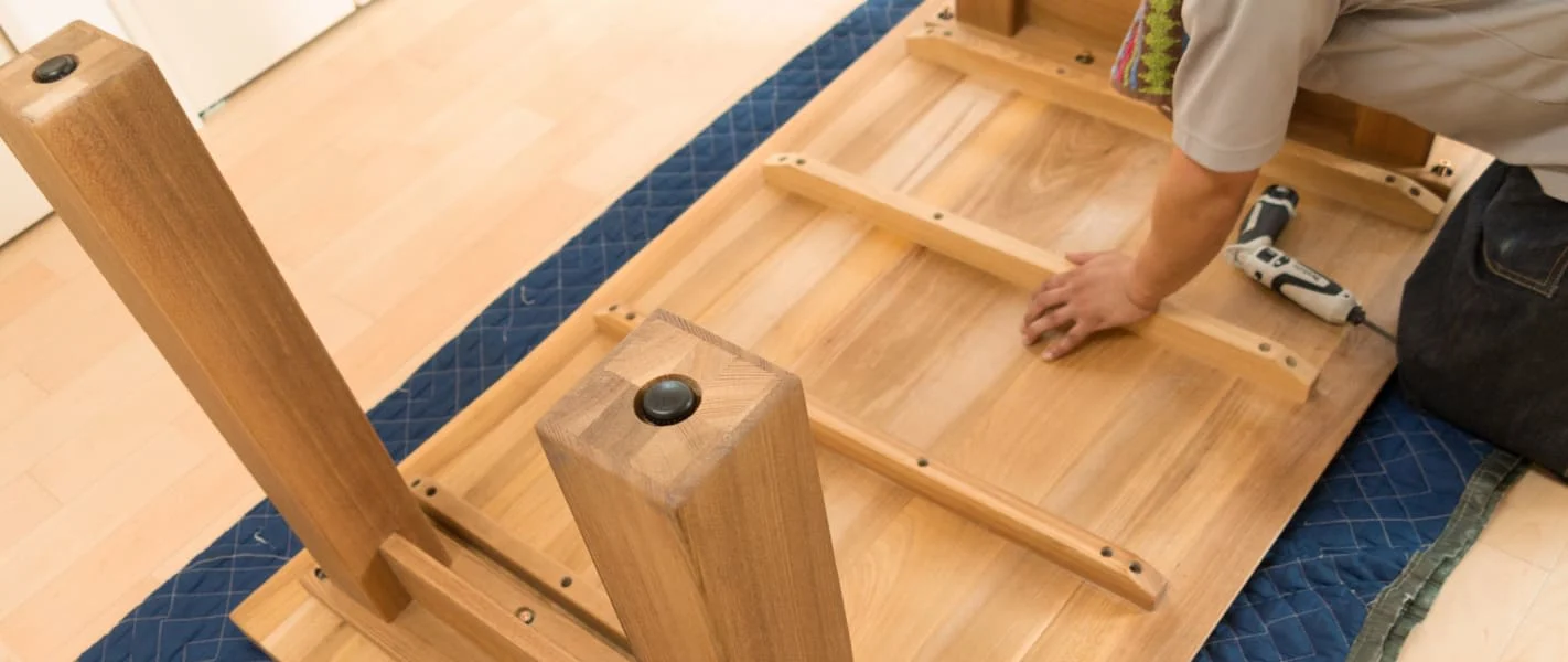 خدمة فك وتركيب الأثاث